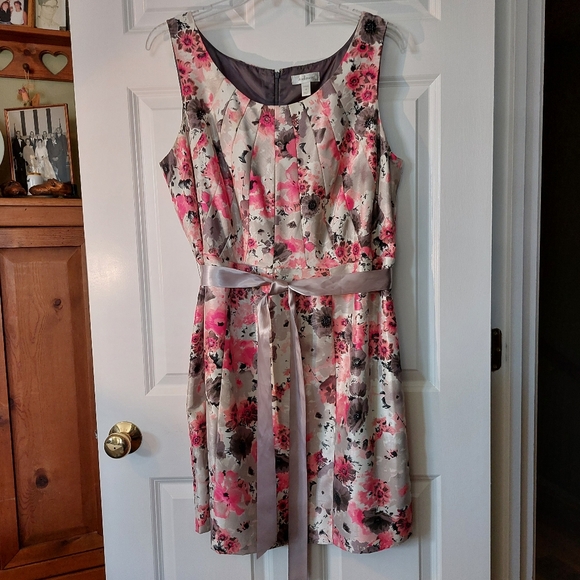 Dressbarn Fit and Flare Blush Floral Pink and Gray Dress 18 EUC - Picture 2 of 15